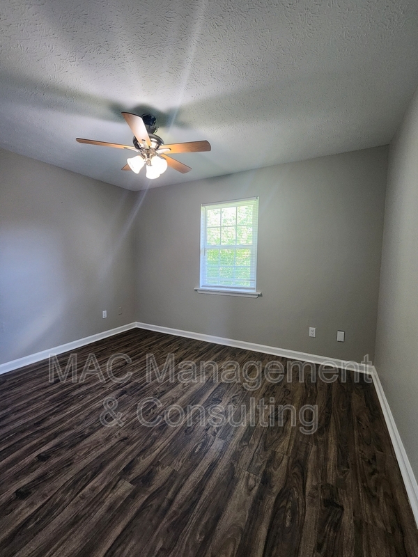 Building Photo - 1495 Autumn Ave