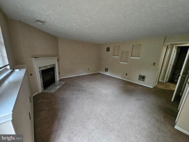 Building Photo - 104 Township Ct