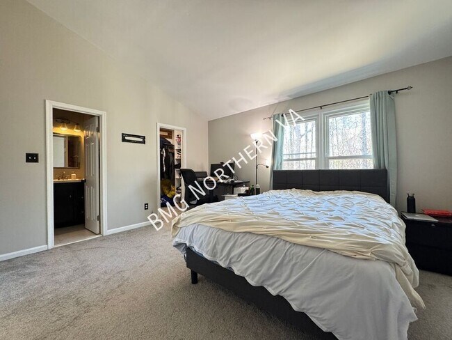 Building Photo - 6038 Rockton Ct