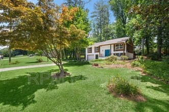 Building Photo - 2966 Fern Valley Dr SW