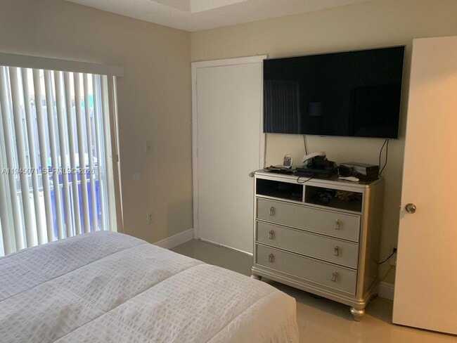 Building Photo - 240 NW 114th Ave