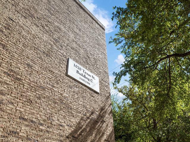 Building Photo - 1020 Texas St