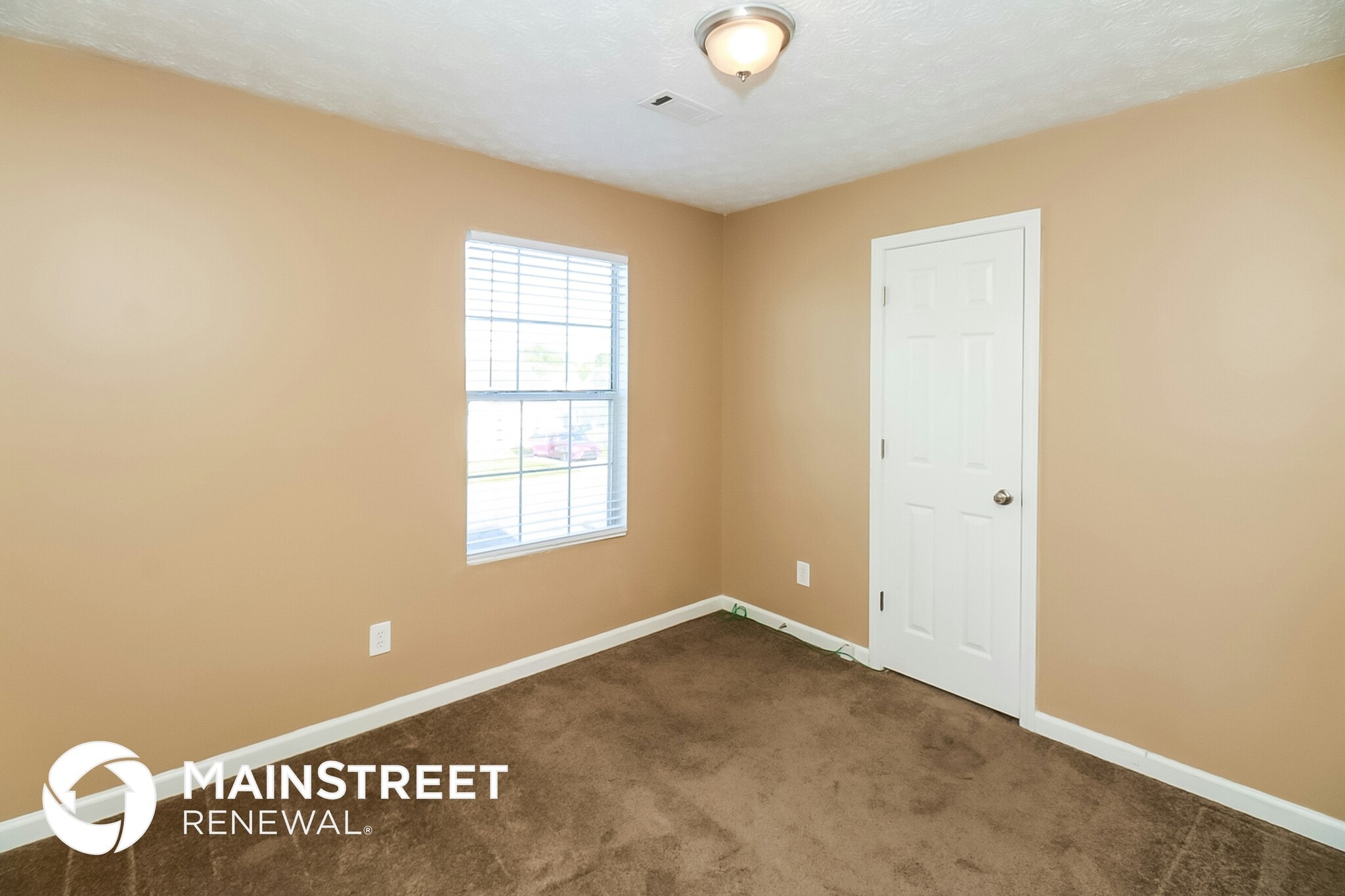 Building Photo - 9439 Sleepy Hollow Ln