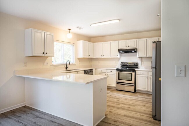 Building Photo - 718 Delta Downs Dr