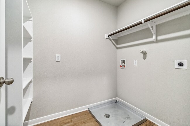 Building Photo - BRAND NEW 3 Bedroom, 2.5 Bathroom, Two-sto...
