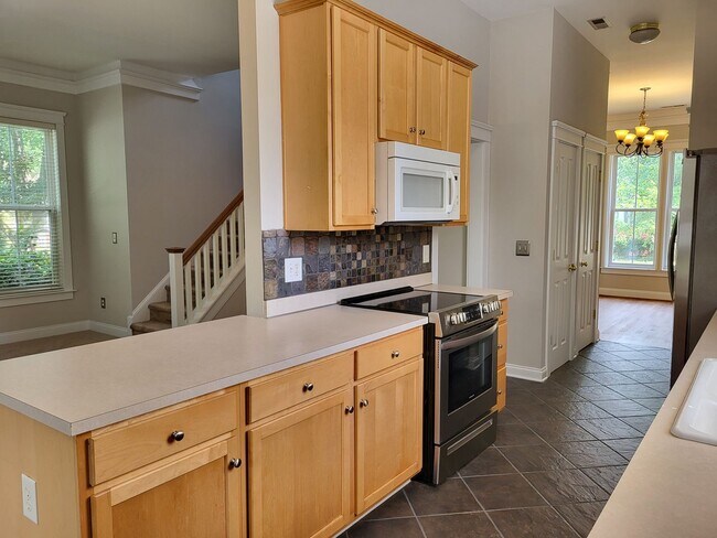 Building Photo - 3 bedroom home in Birkdale