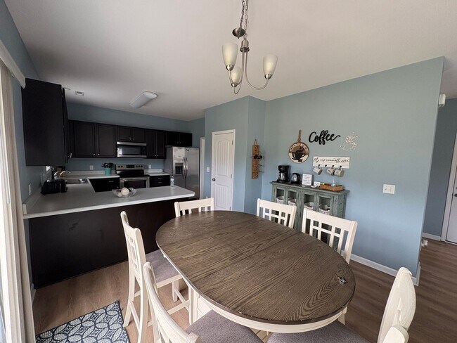 Building Photo - 3bd/2.5ba home with flexible Lease Length