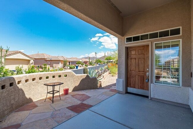 Building Photo - Gated Community!