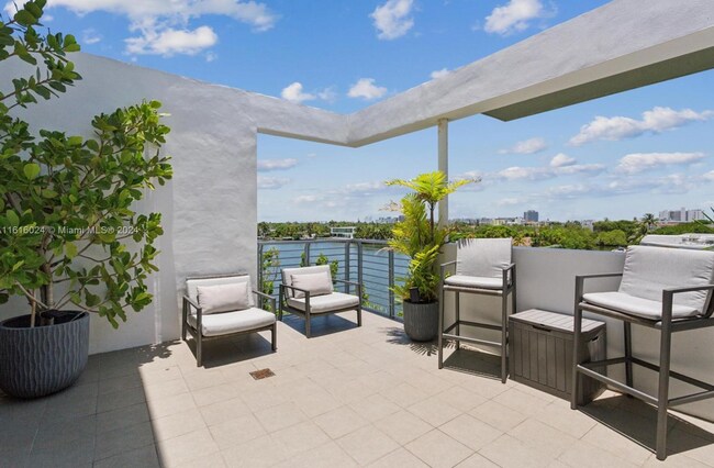 Building Photo - 101 N Shore Dr