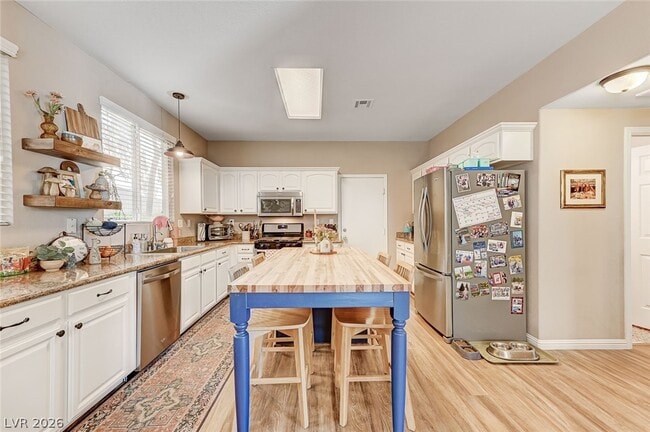 Building Photo - 10617 Austin Bluffs Way