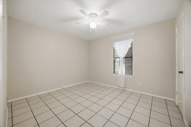 Building Photo - 2311 Jamie Dr