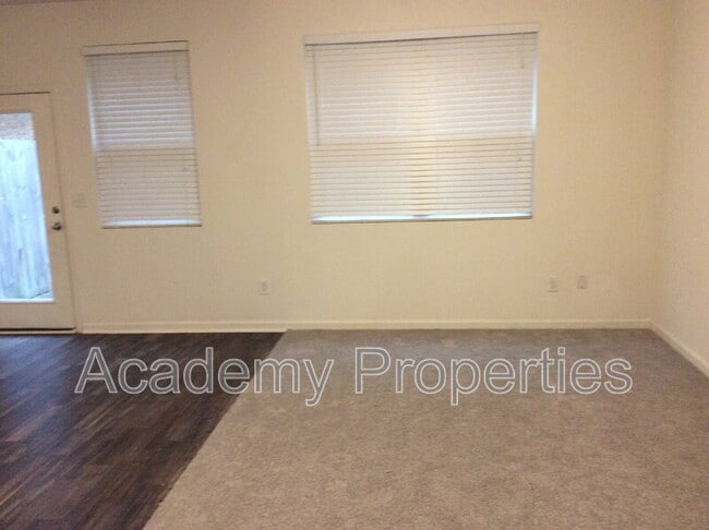 Building Photo - 2013 Millstream Hollow