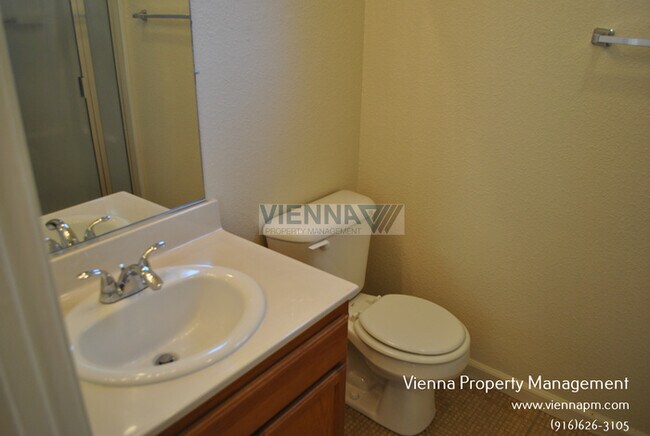 Building Photo - House for Rent in Natomas!