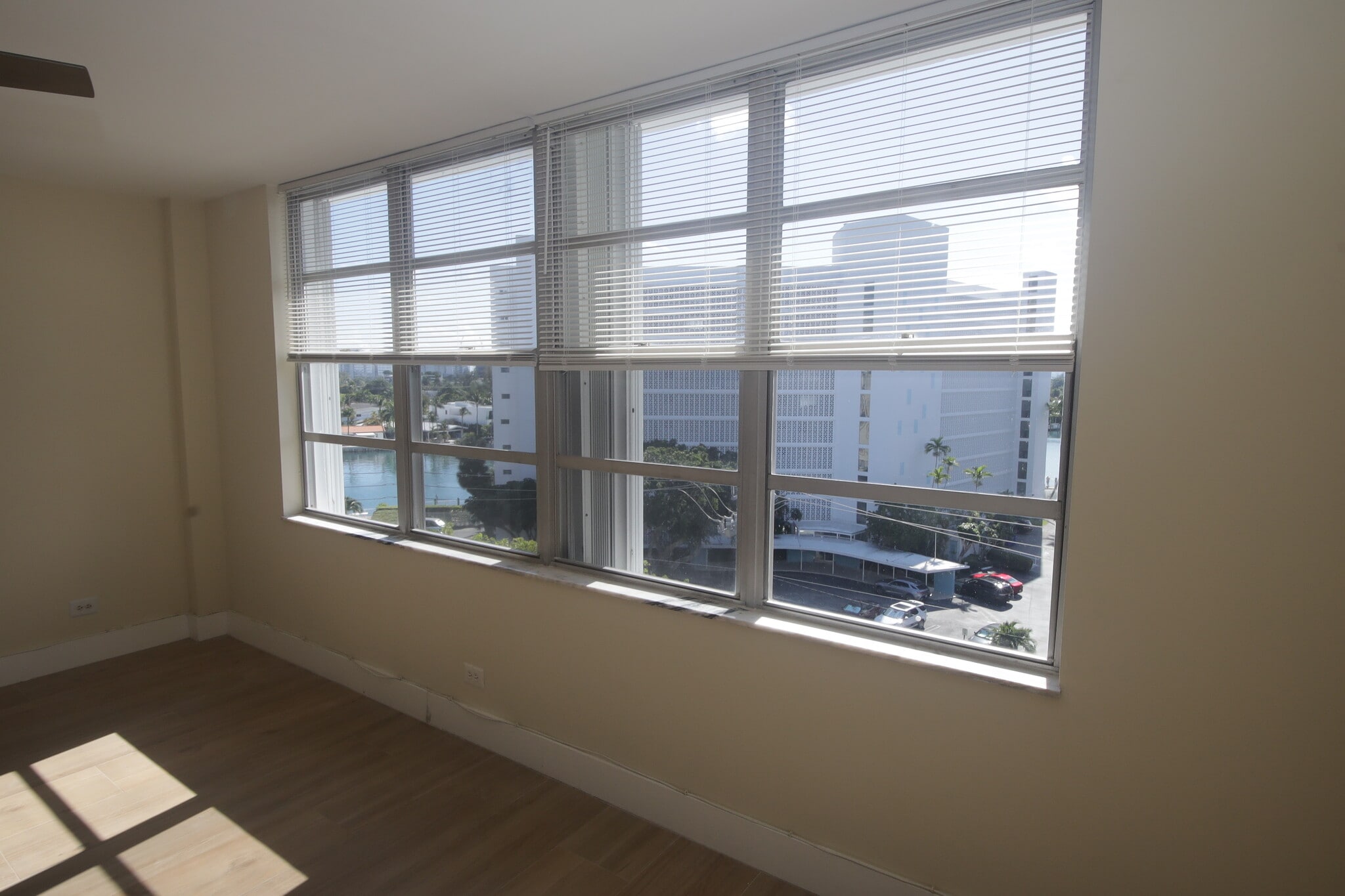 Building Photo - 1001 91st St