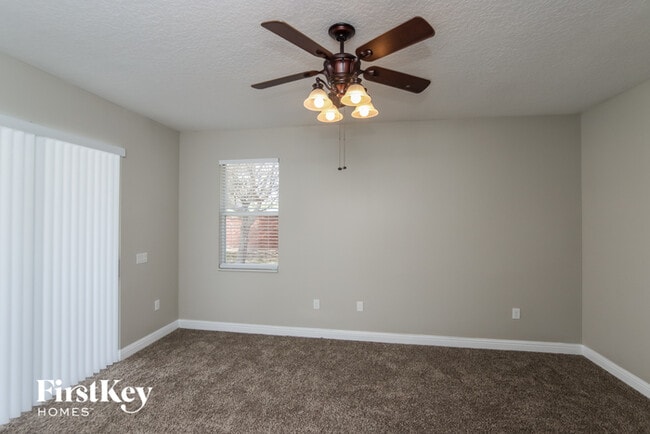 Building Photo - 1420 Bridgeport Cir