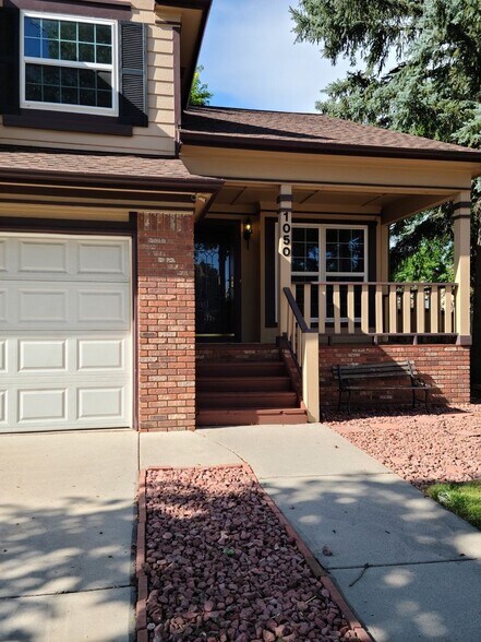 Building Photo - 1050 Crandall Dr