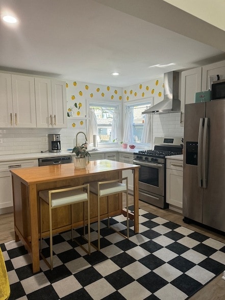 Building Photo - 644 W Hinsdale Ave