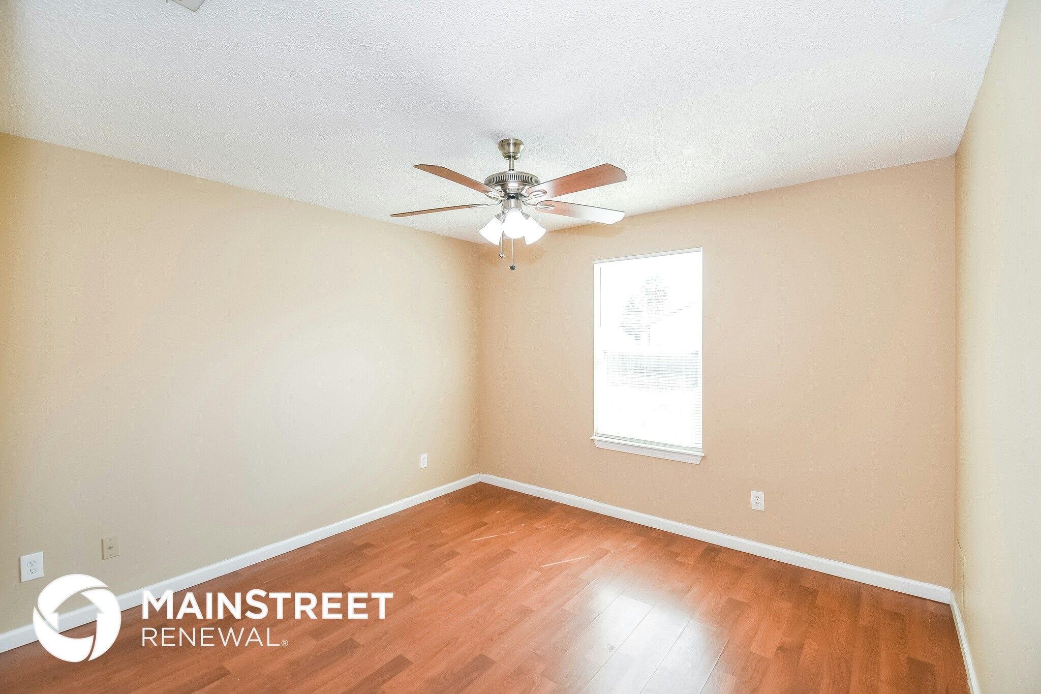 Building Photo - 1859 MacKenzie Ct N