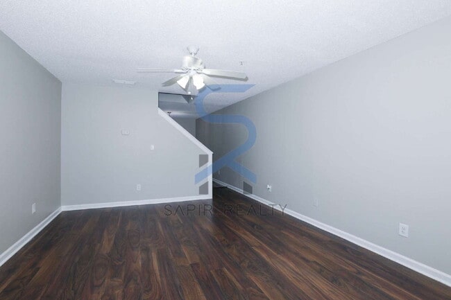 Building Photo - Pet-Friendly Living in Pinedale – 3BR/2.5BA Ready for You