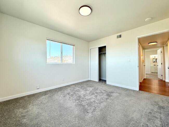 Building Photo - 670 Hillside Blvd