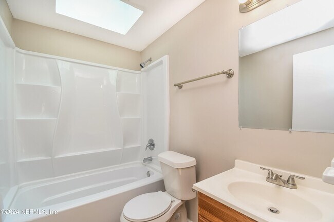 Building Photo - 3885 Mandarin Woods Dr N