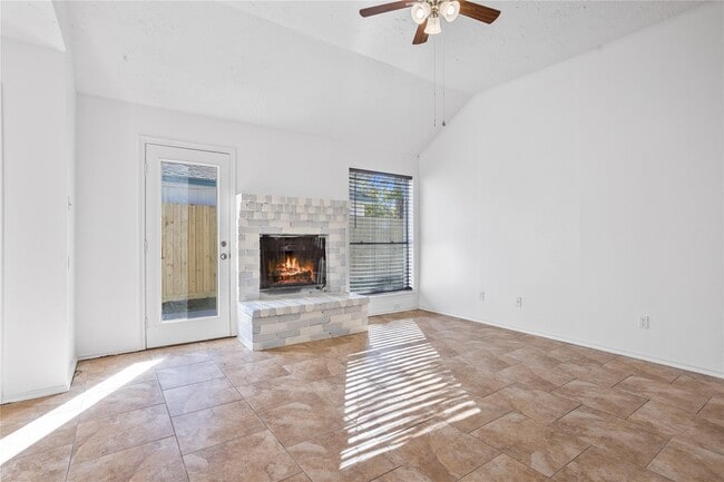 Building Photo - 1114 Lochmoor Ln