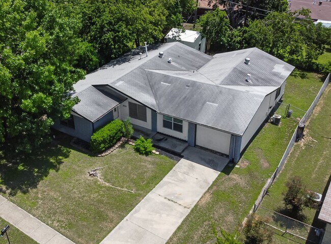 Building Photo - 4-Bedroom Home in the Heart of Killeen