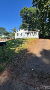 Building Photo - 6817 Deanwood Pl