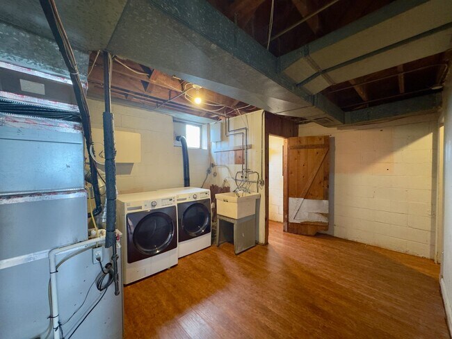 Building Photo - 4403 Eldone Rd