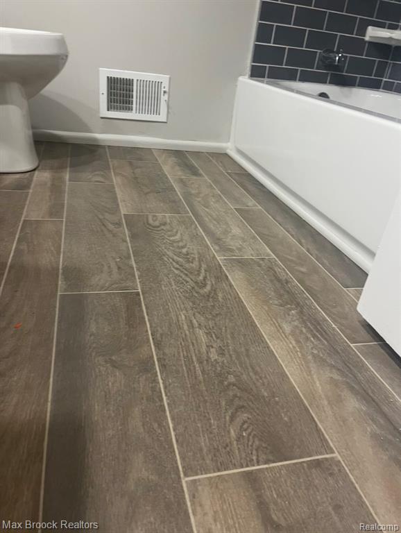 Building Photo - 1102 Davenport Dr