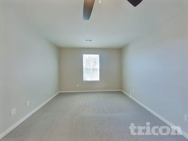 Building Photo - 518 Sylvia St