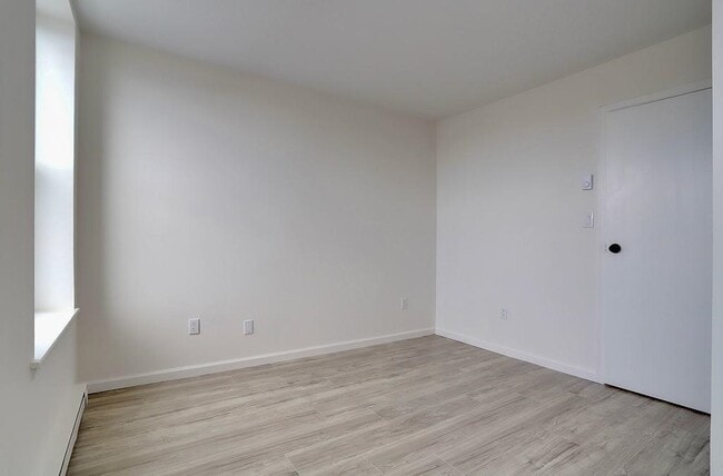 Building Photo - 502 Central Ave