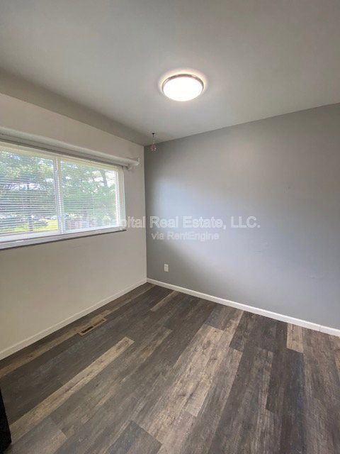 Building Photo - 217 Camelford Dr