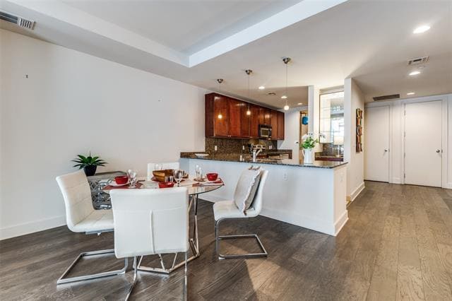 Building Photo - 1505 Elm St