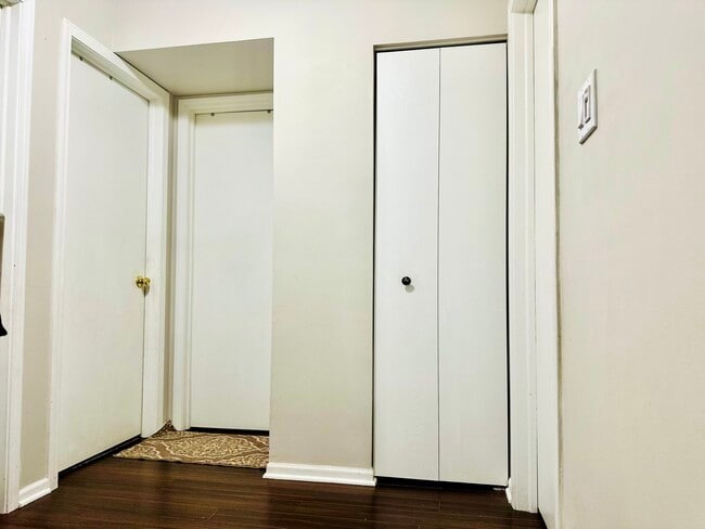 Building Photo - 225 Port Royal Cir