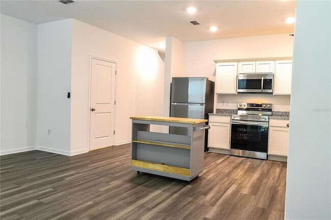 Building Photo - 38061 Elby Ln