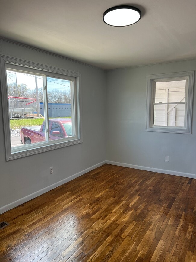 Building Photo - 155 Crabb Ave