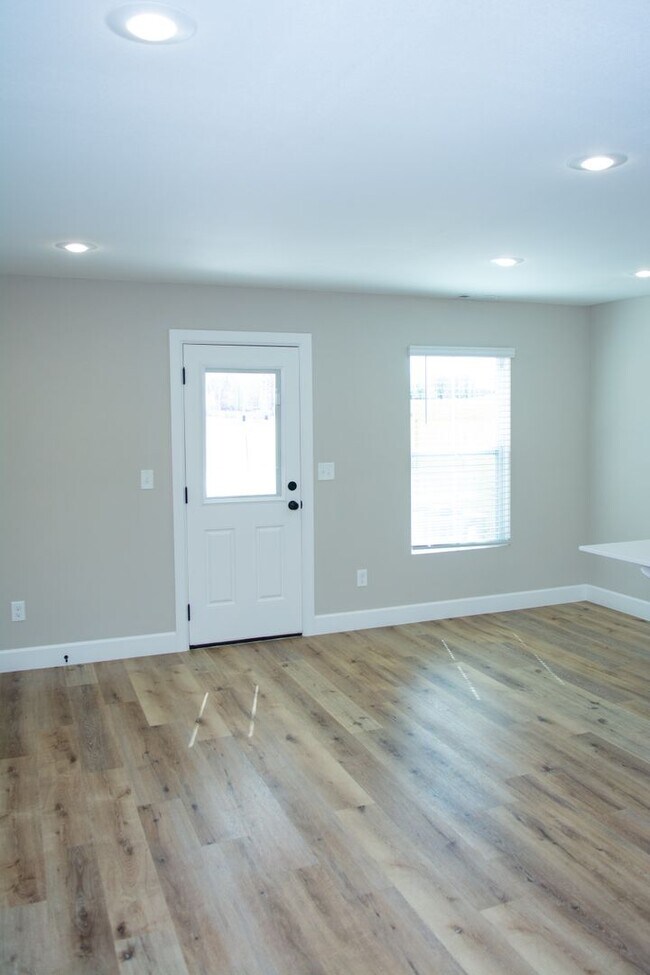 Building Photo - Modern home in the community of Decatur, Arkansas