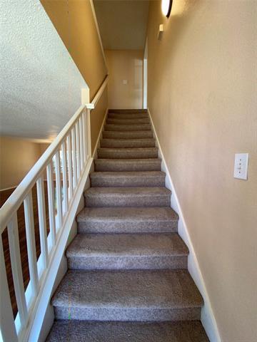 Building Photo - 313 Willow Oak Dr