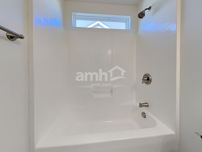 Building Photo - 136 Marinella Dr