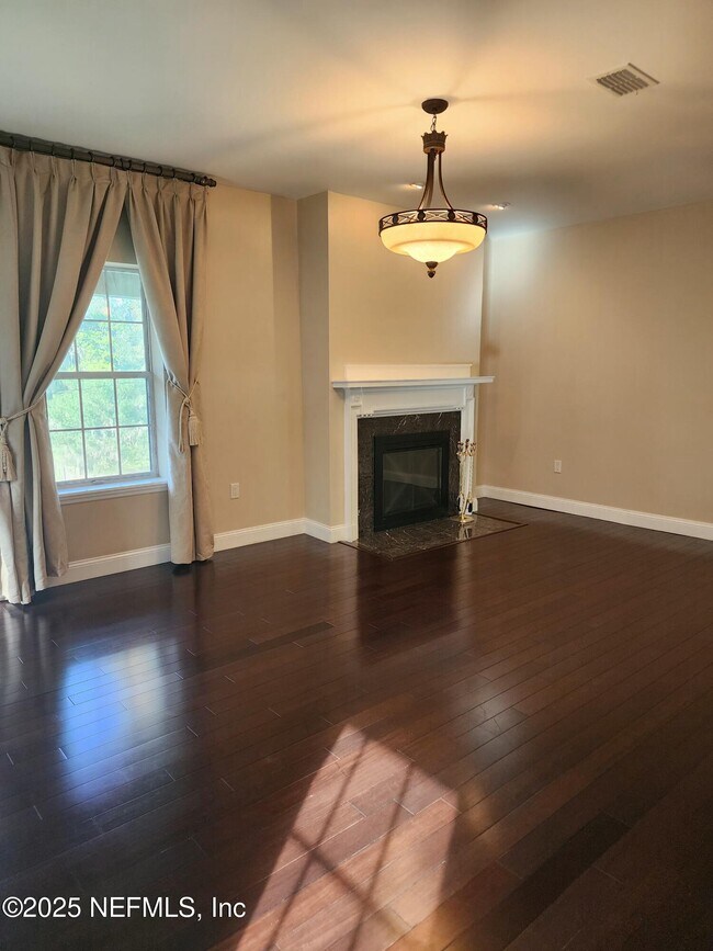 Building Photo - 212 St Johns Ave