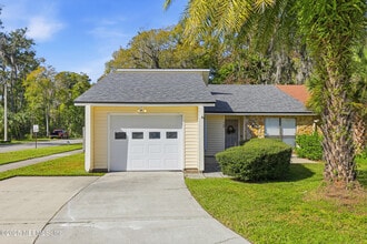 Building Photo - 760 Plainfield Ave