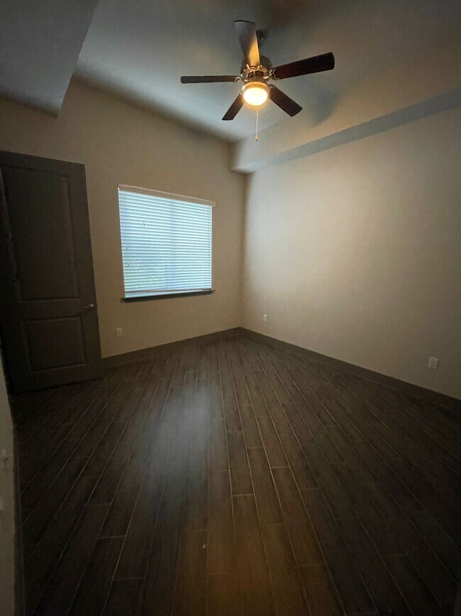 Building Photo - 8905 Dadeland Blvd