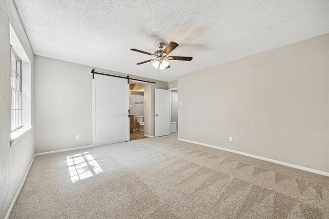 Building Photo - 7900 Westheimer Rd