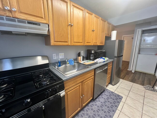 Building Photo - Lovely 1 BR/1 BA Condo in Congress Heights!