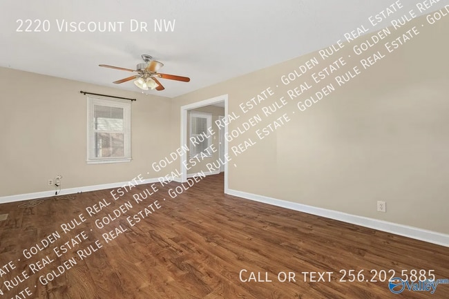 Building Photo - 2220 Viscount Dr NW