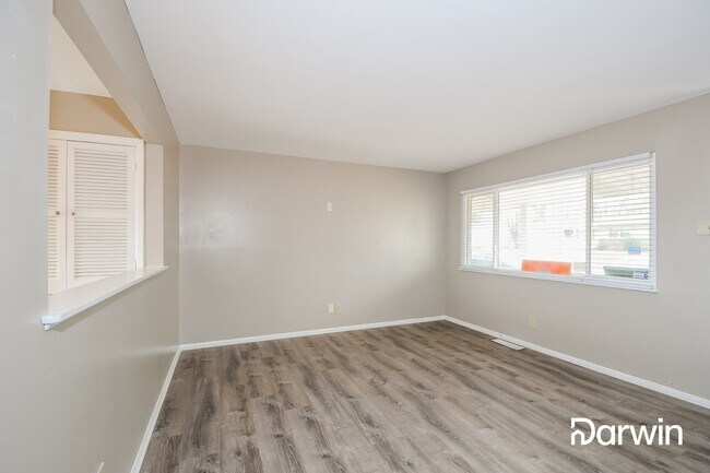 Building Photo - 1570 Bluefield Dr