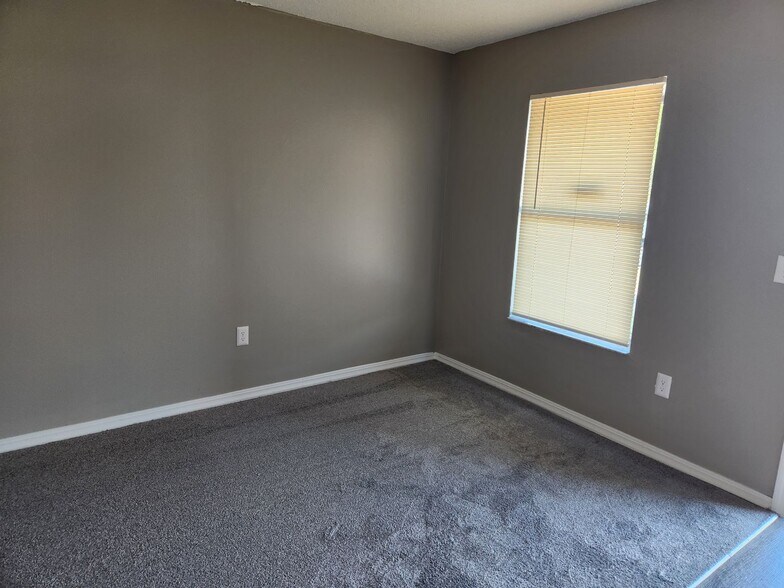 Building Photo - 130-152 Homestead Rd S