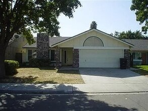 Building Photo - 1450 Busca Dr
