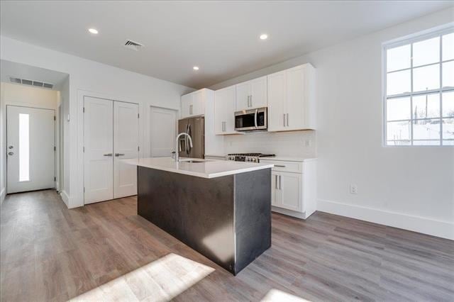 Building Photo - 47 Graham St